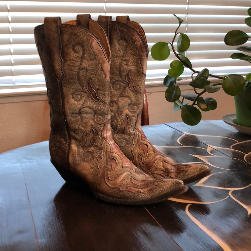 Corral boots